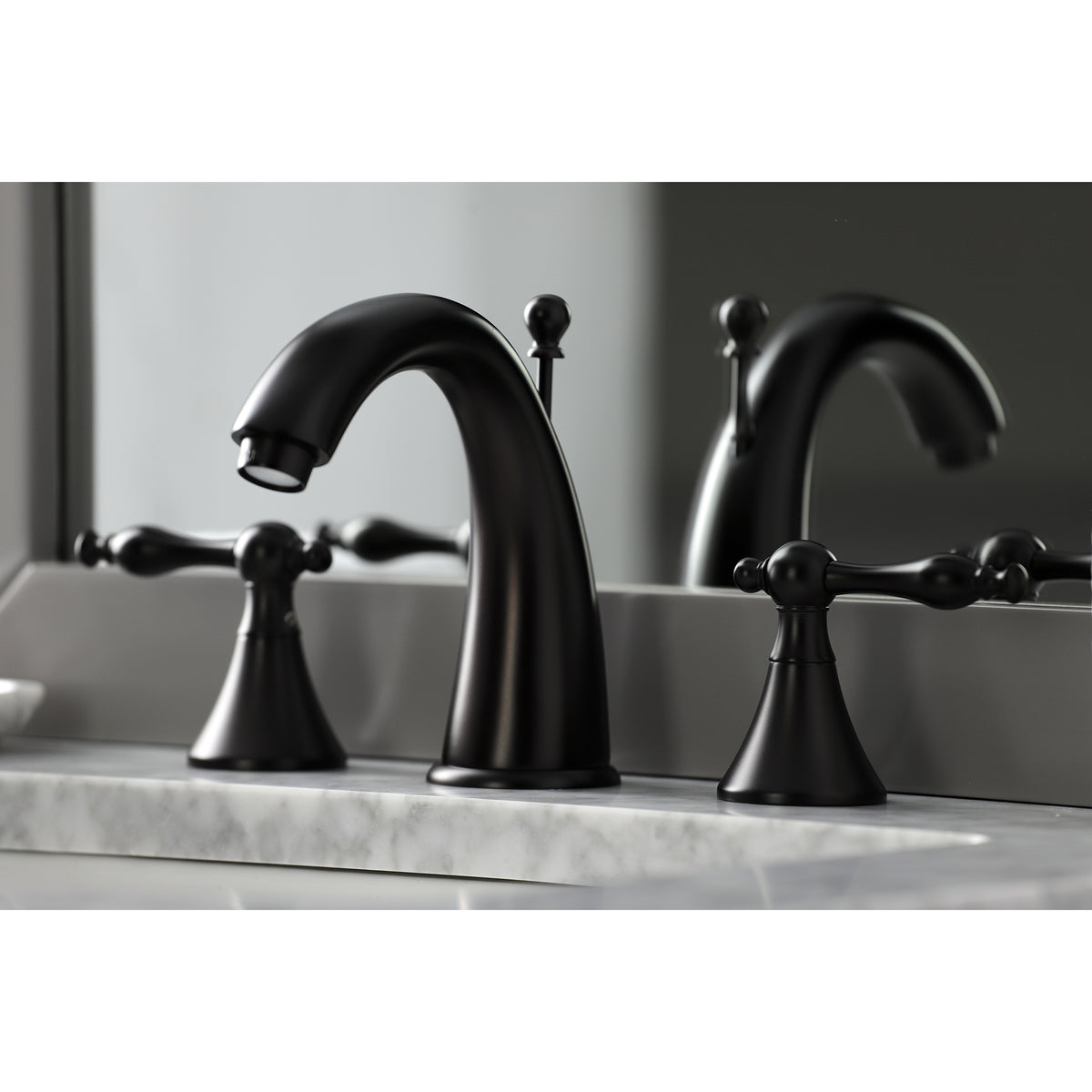 Kingston Brass KS2971NL 8 in. Widespread Bathroom Faucet