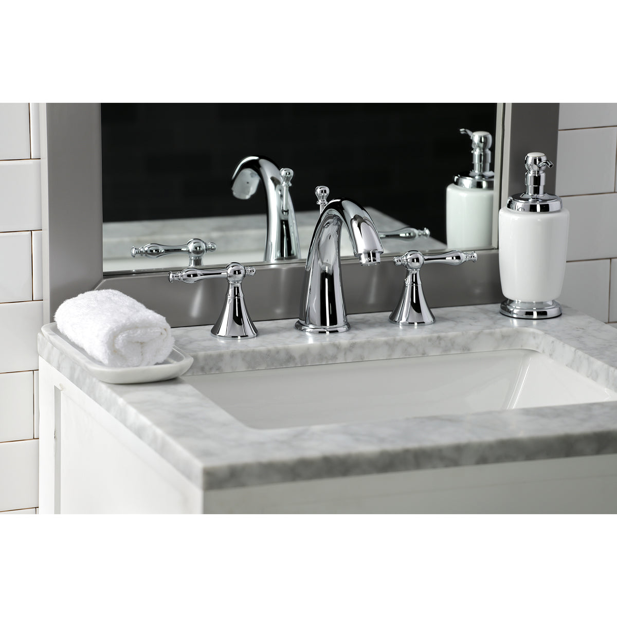Kingston Brass KS2971NL 8 in. Widespread Bathroom Faucet