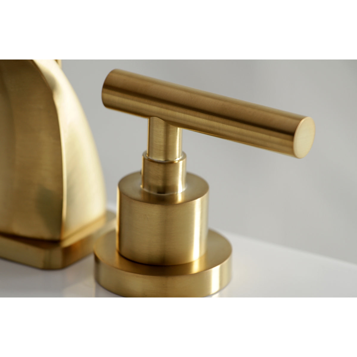 Kingston Brass KS4943CML Manhattan 8 in. Widespread Bathroom Faucet