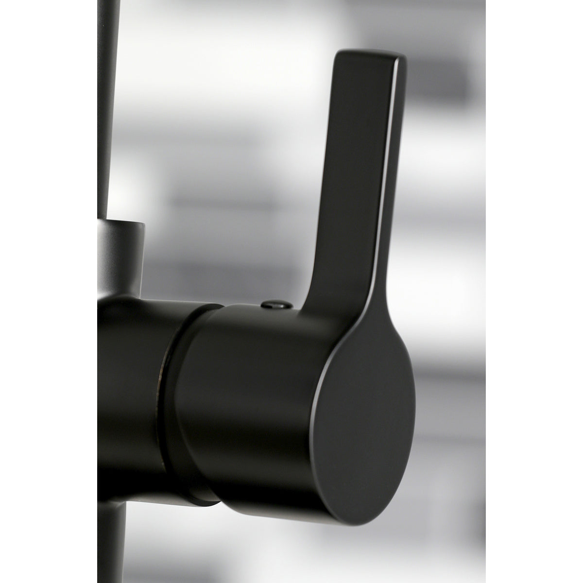 Gourmetier LS8505CTL Continental Single-Handle Pre-Rinse Kitchen Faucet