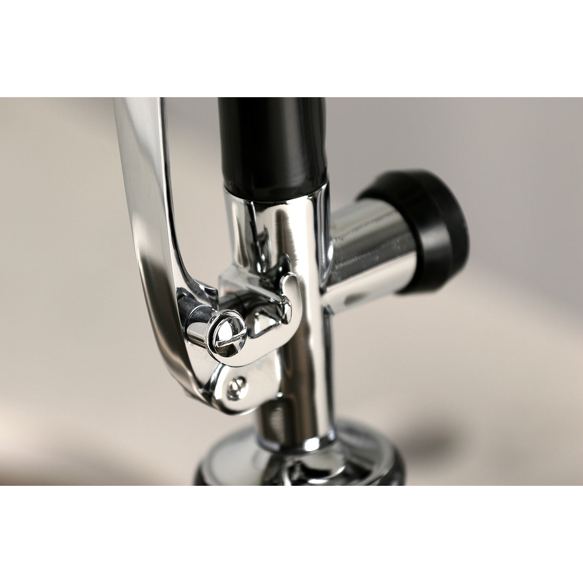 Gourmetier LS8505CTL Continental Single-Handle Pre-Rinse Kitchen Faucet
