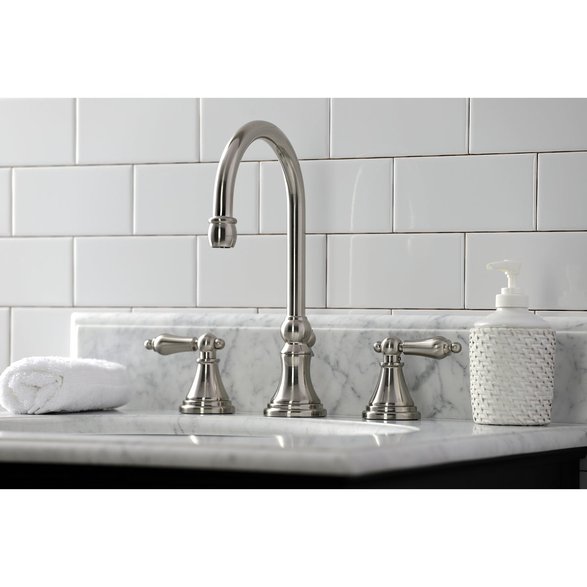 Kingston Brass KS2980AL Governor Widespread Bathroom Faucet