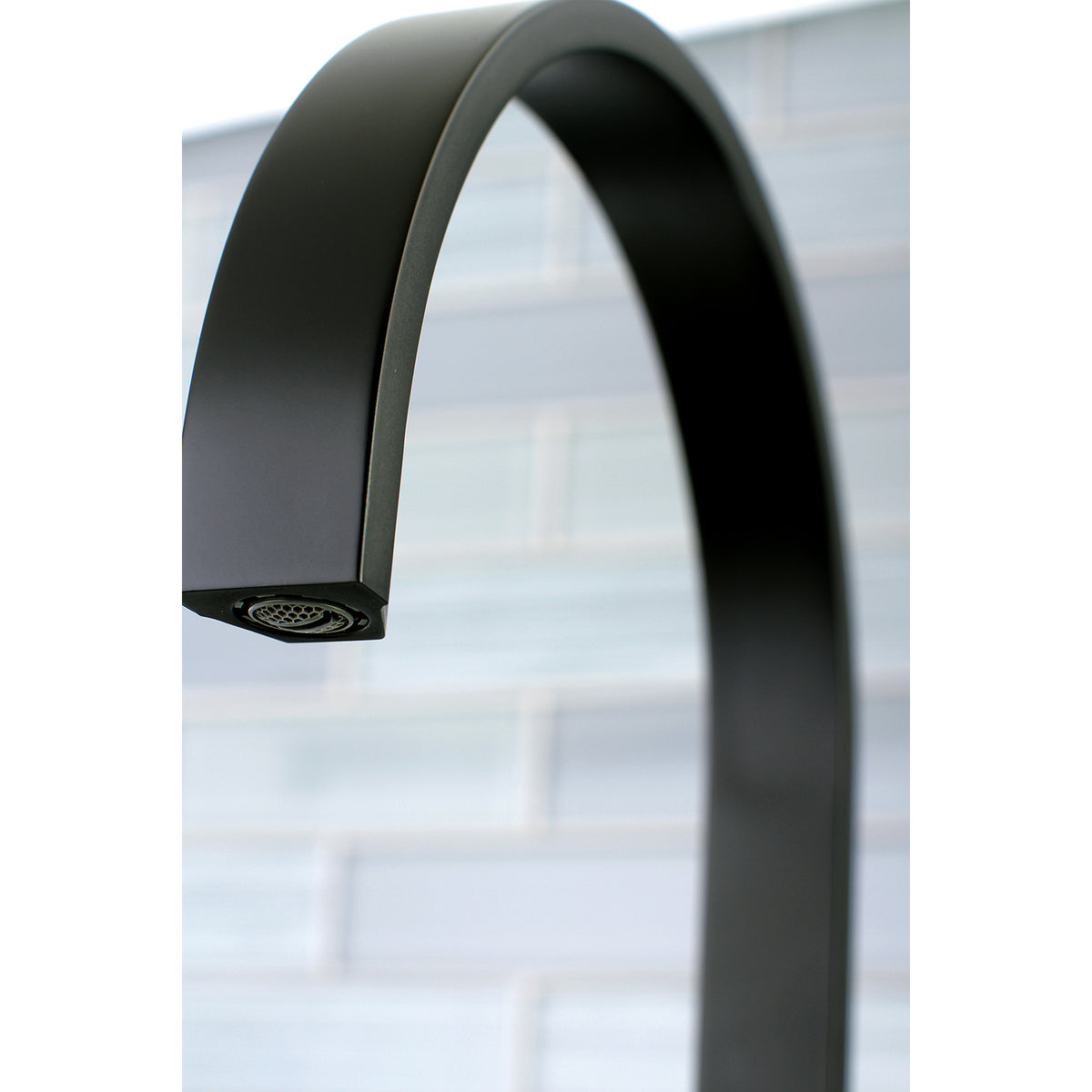 Gourmetier LS8713CTLSP Continental Single-Handle Kitchen Faucet with Side Sprayer