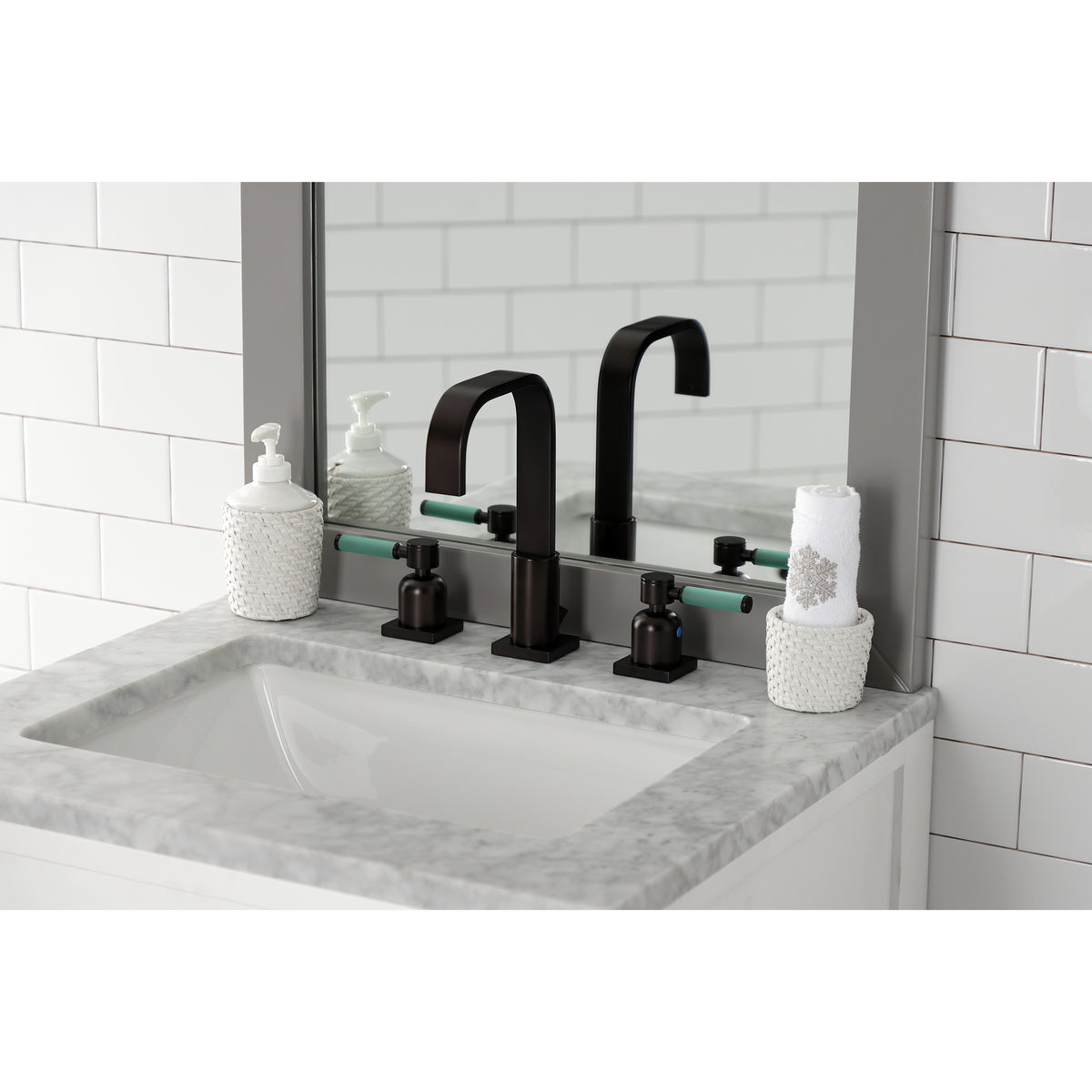 Fauceture FSC8968DKL 8 in. Widespread Bathroom Faucet