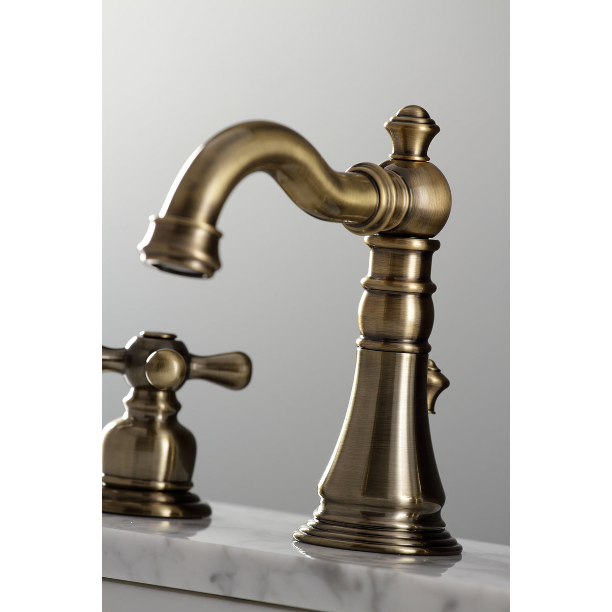 Fauceture FSC1972AX American Classic 8 in. Widespread Bathroom Faucet