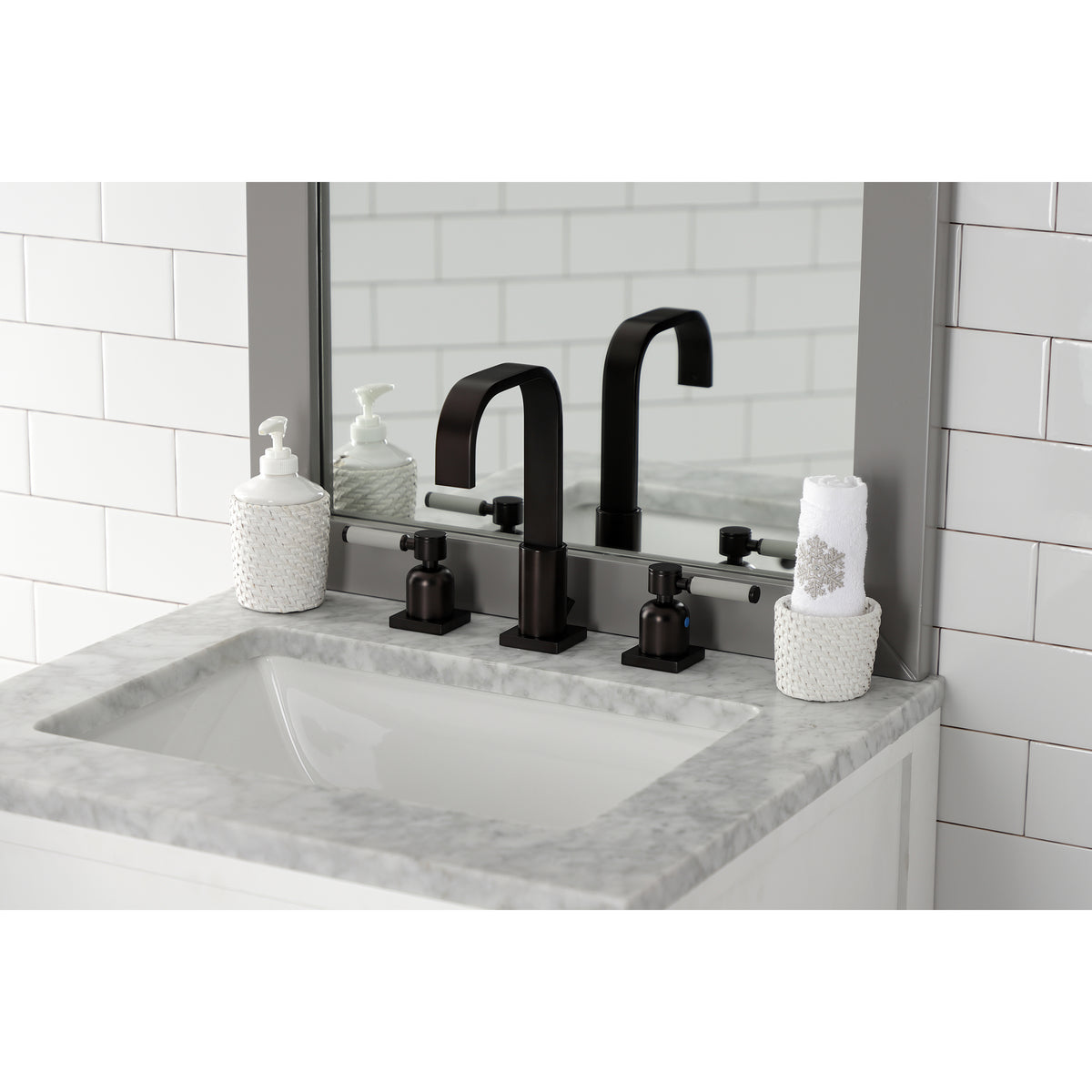 Fauceture FSC8968DKL 8 in. Widespread Bathroom Faucet
