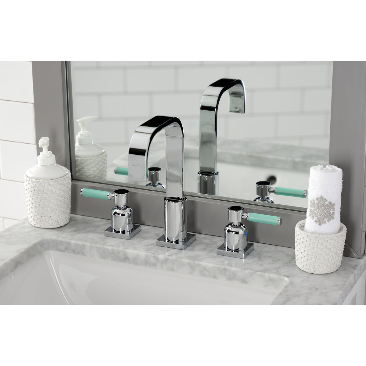 Fauceture FSC8968DKL 8 in. Widespread Bathroom Faucet