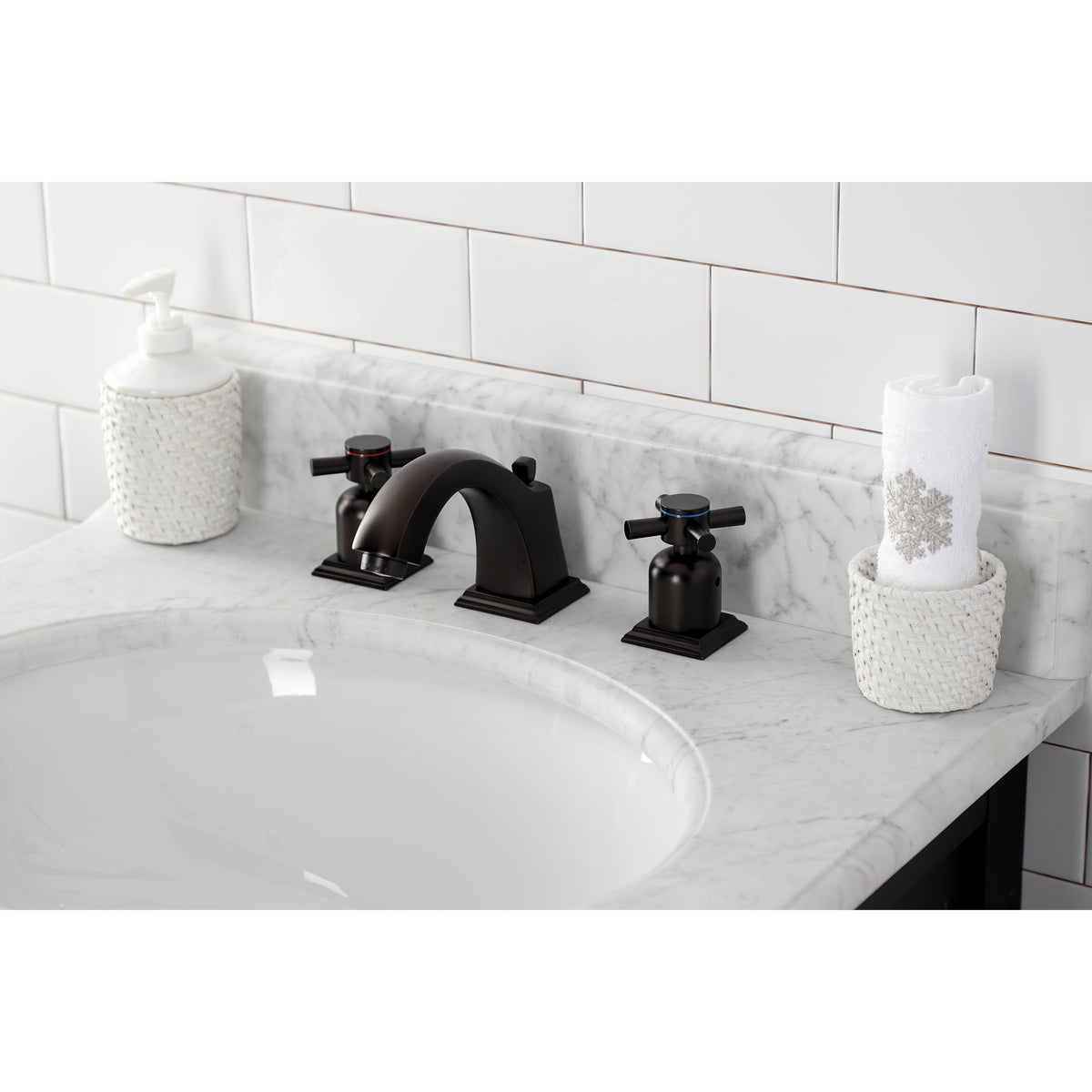 Fauceture FSC4685DX 8 in. Widespread Bathroom Faucet