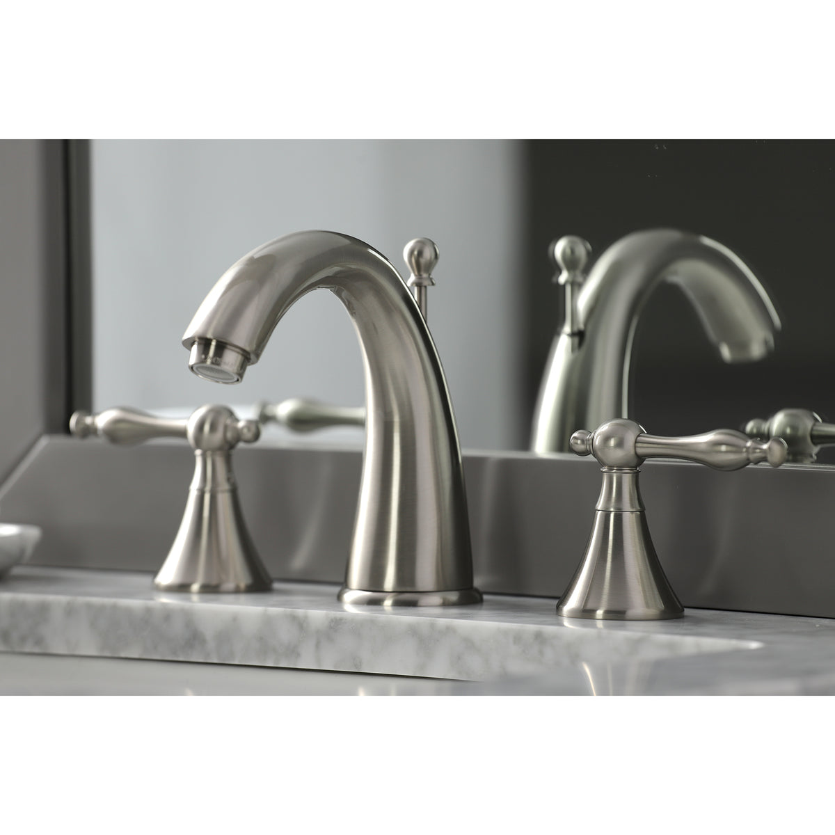 Kingston Brass KS2971NL 8 in. Widespread Bathroom Faucet