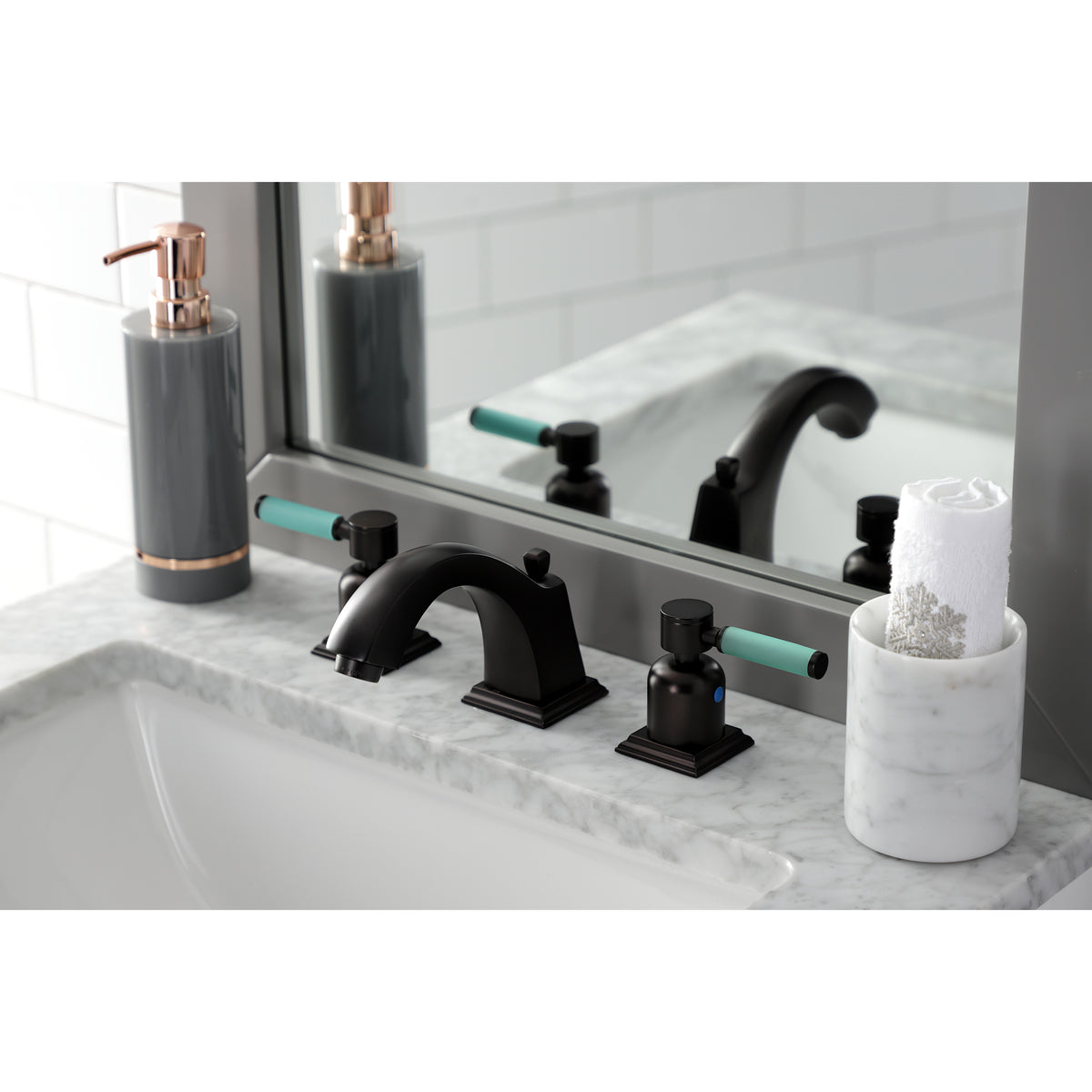 Fauceture FSC4688DKL 8 in. Widespread Bathroom Faucet