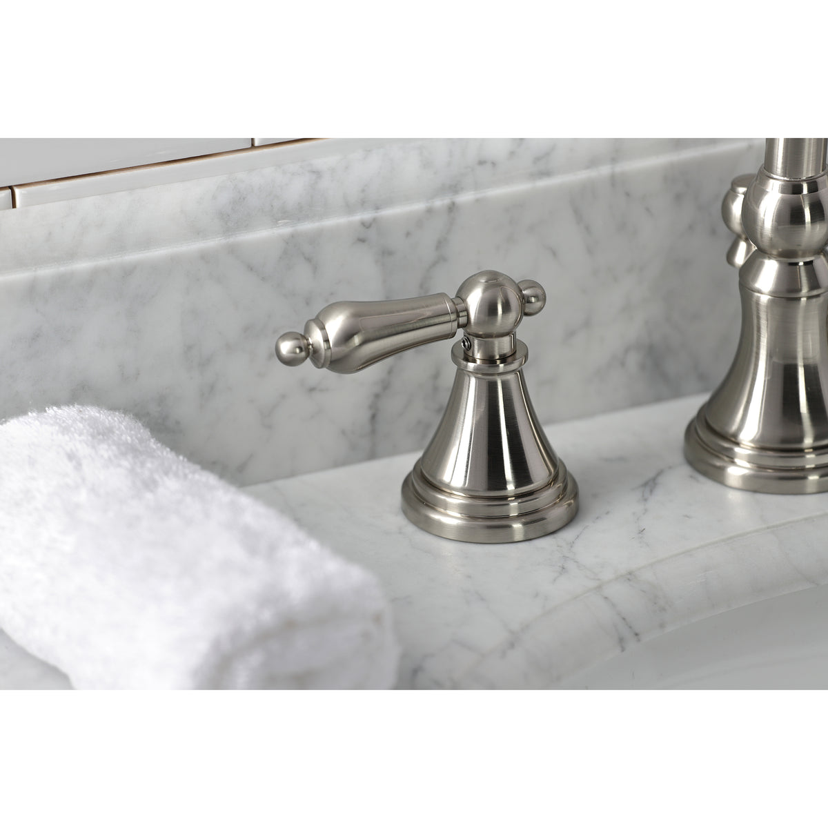 Kingston Brass KS2980AL Governor Widespread Bathroom Faucet