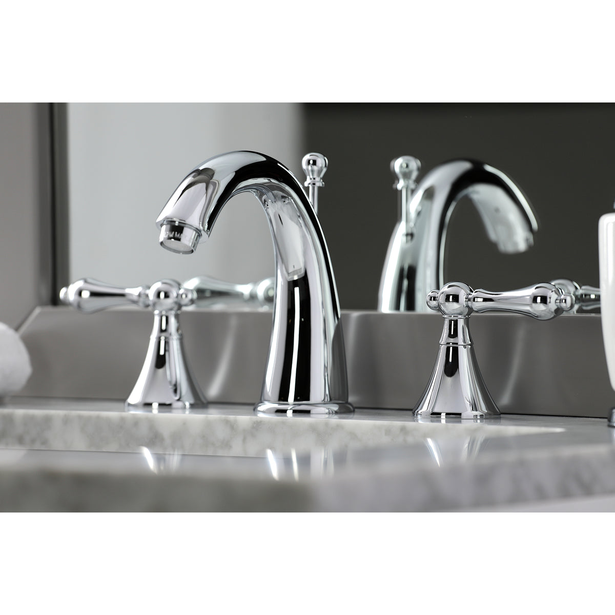 Kingston Brass KS2978AL 8 in. Widespread Bathroom Faucet