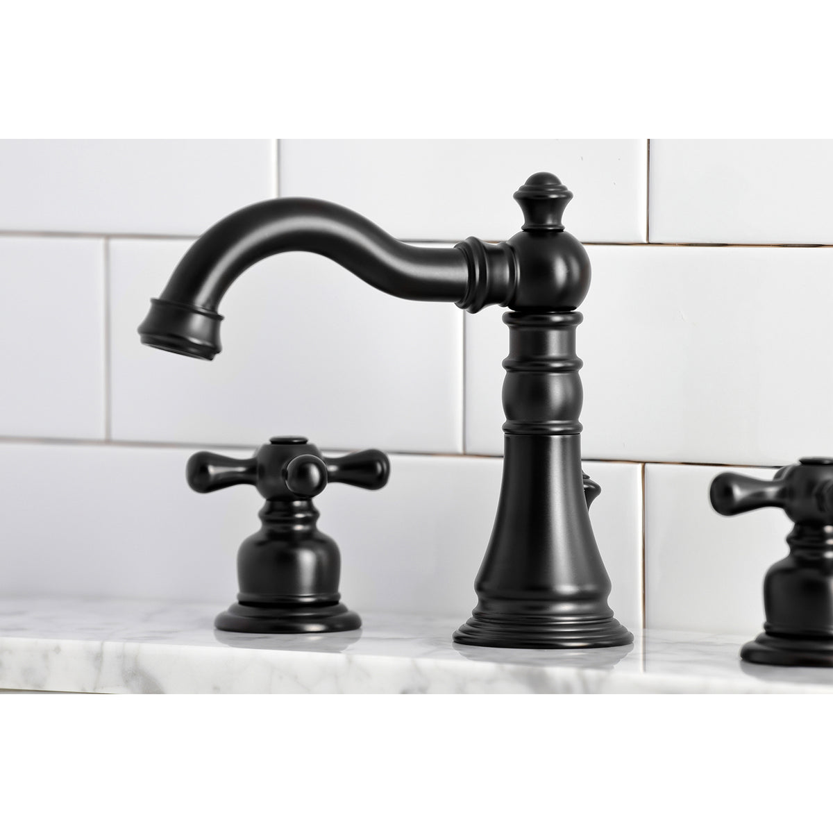 Fauceture FSC1972AX American Classic 8 in. Widespread Bathroom Faucet