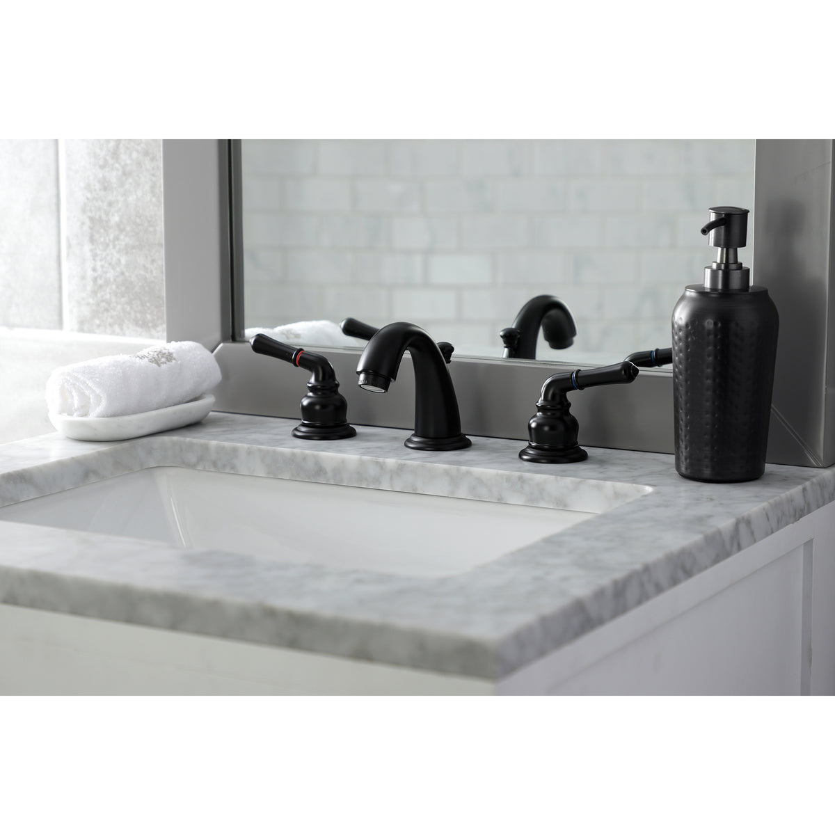 Kingston Brass KB915 Magellan Widespread Bathroom Faucet