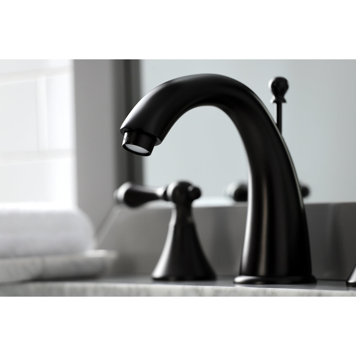 Kingston Brass KS2978AL 8 in. Widespread Bathroom Faucet