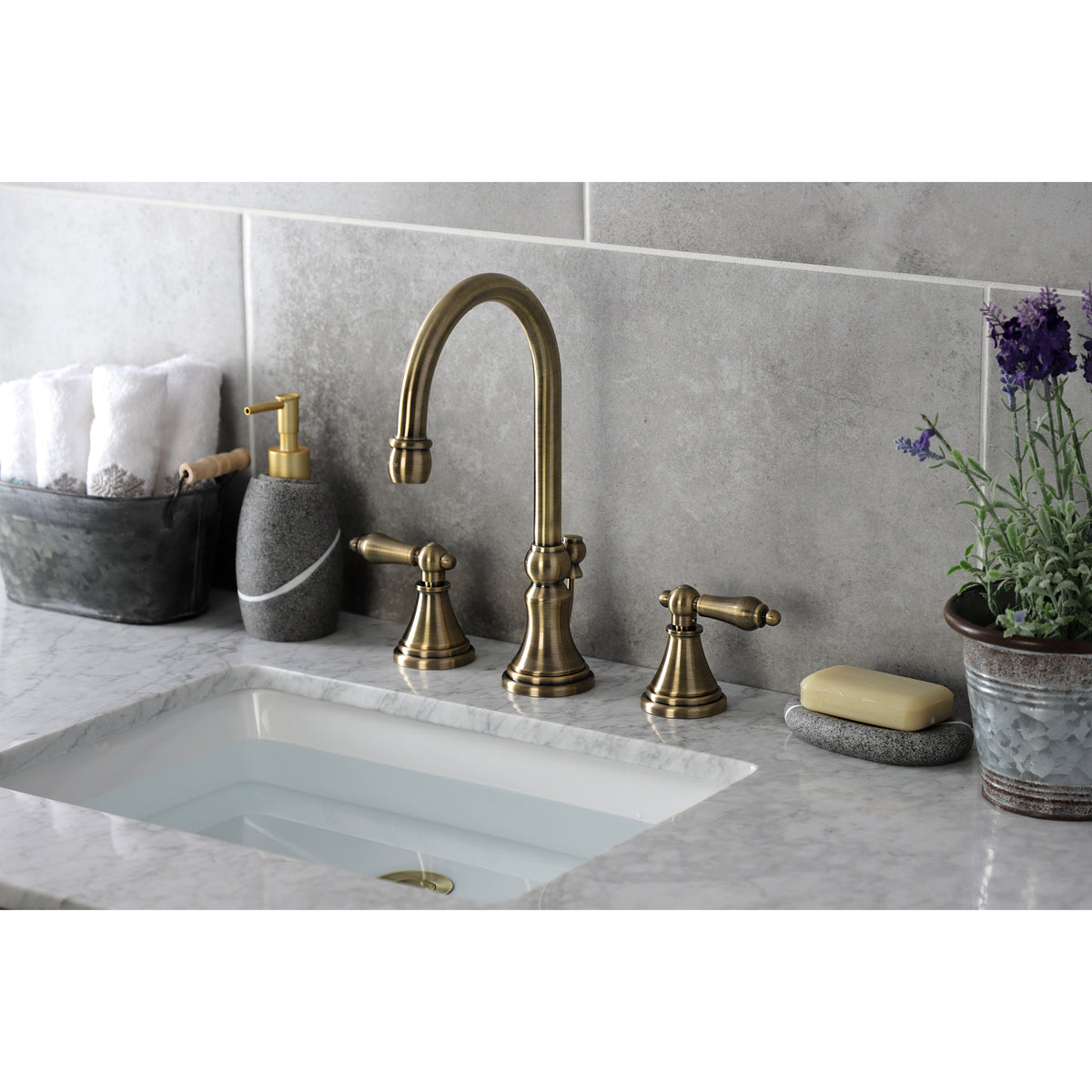 Kingston Brass KS2980AL Governor Widespread Bathroom Faucet