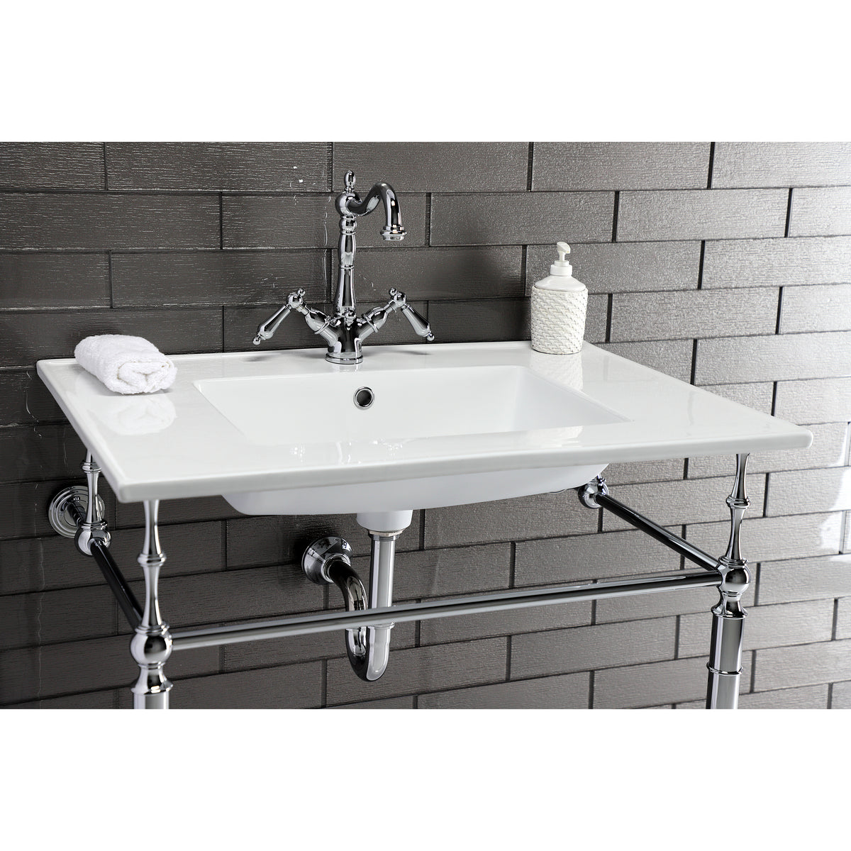 Kingston Brass Vintage 1-1/4-inch Decor P-Trap, 18 Gauge