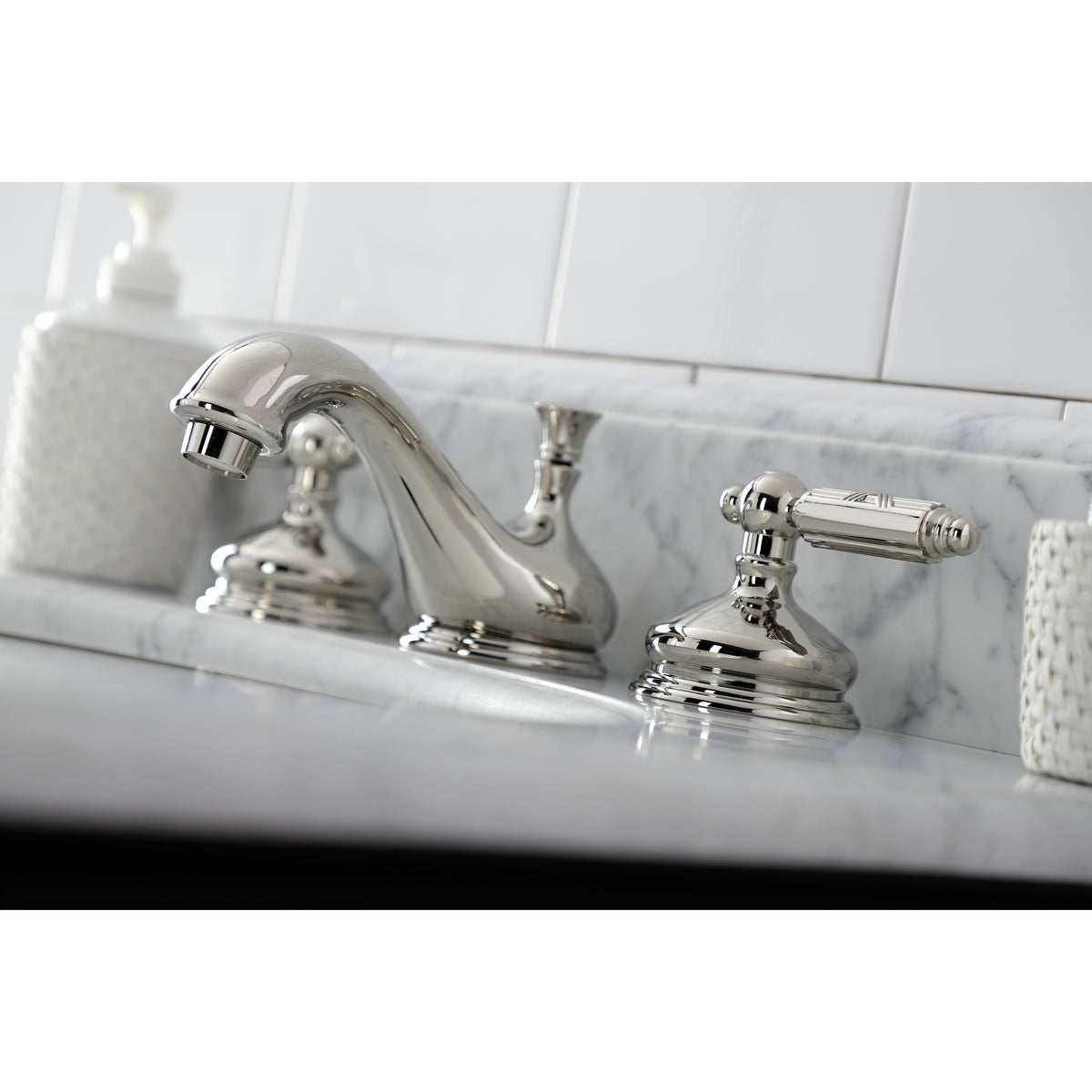 Kingston Brass KS1160GL 8 in. Widespread Bathroom Faucet