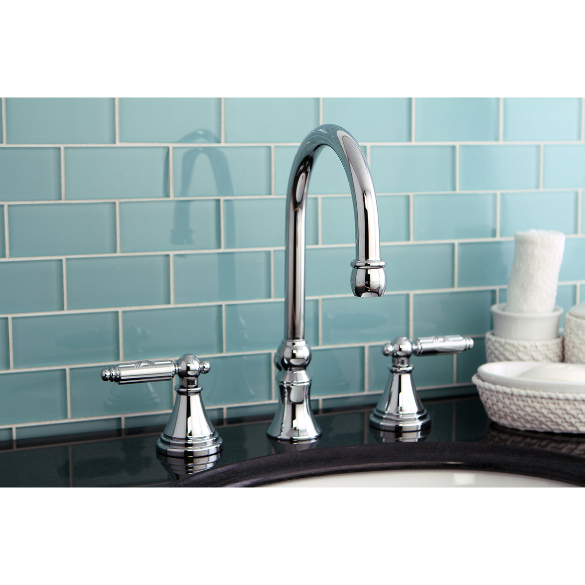 Fauceture FS2988GL 8 in. Widespread Bathroom Faucet