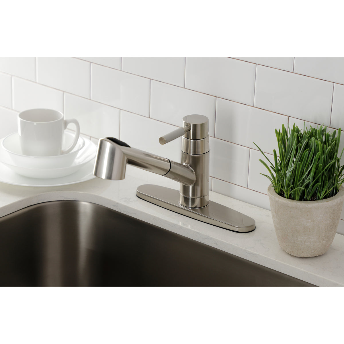 Gourmetier GSC8571DKL Kaiser Single-Handle Pull-Out Kitchen Faucet