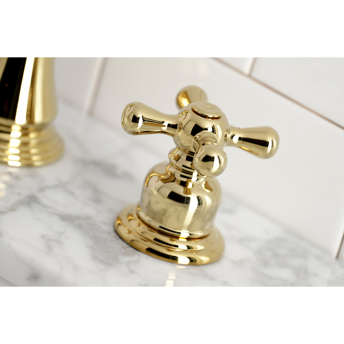 Fauceture FSC1972AX American Classic 8 in. Widespread Bathroom Faucet