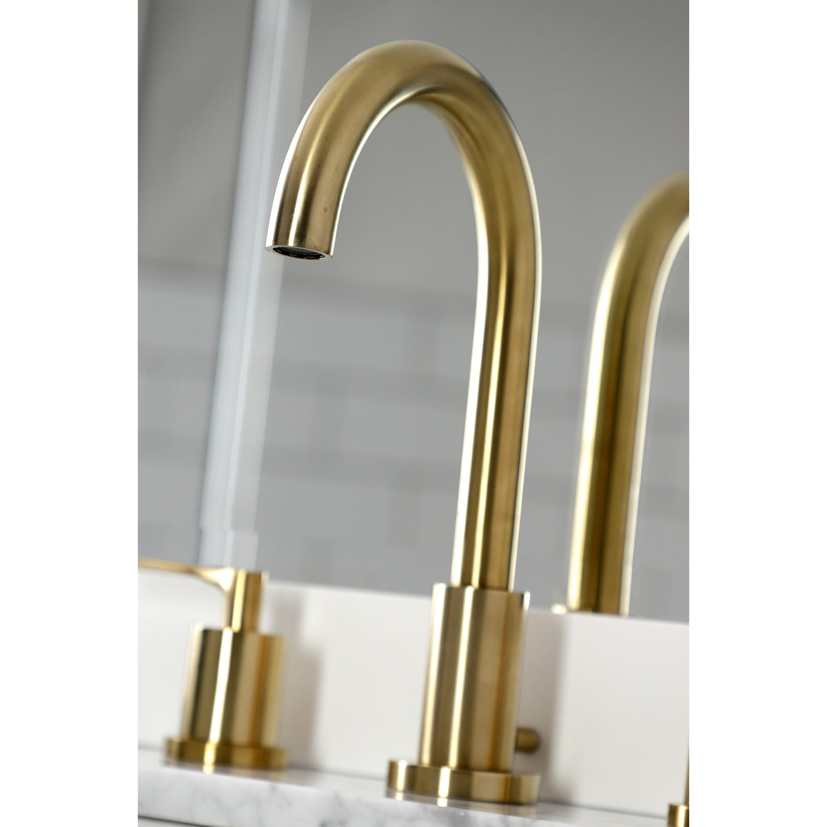 Kingston Brass FSC8925SVL Serena Widespread Bathroom Faucet with Brass Pop-Up