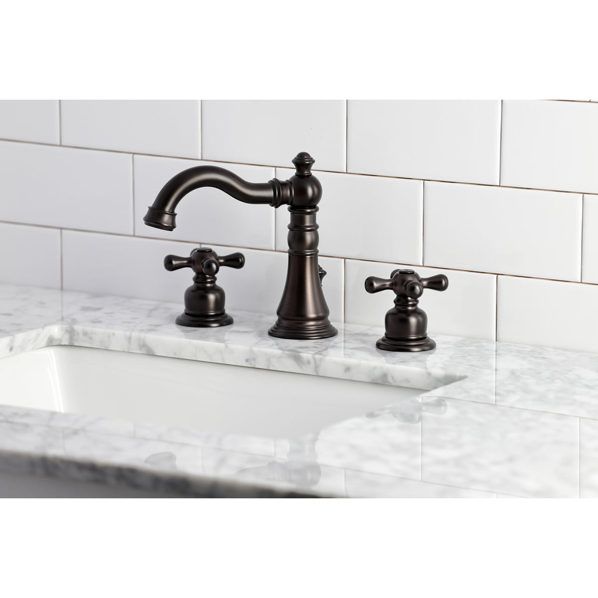 Fauceture FSC1972AX American Classic 8 in. Widespread Bathroom Faucet