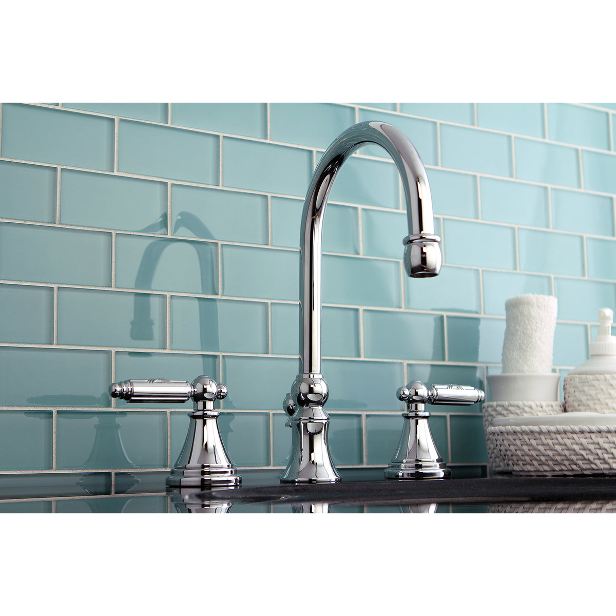 Fauceture FS2988GL 8 in. Widespread Bathroom Faucet