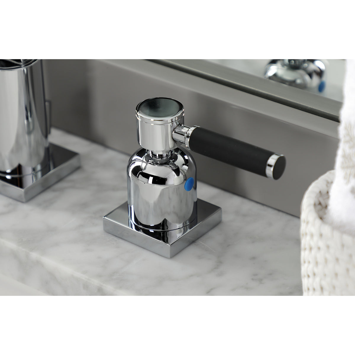 Fauceture FSC8968DKL 8 in. Widespread Bathroom Faucet