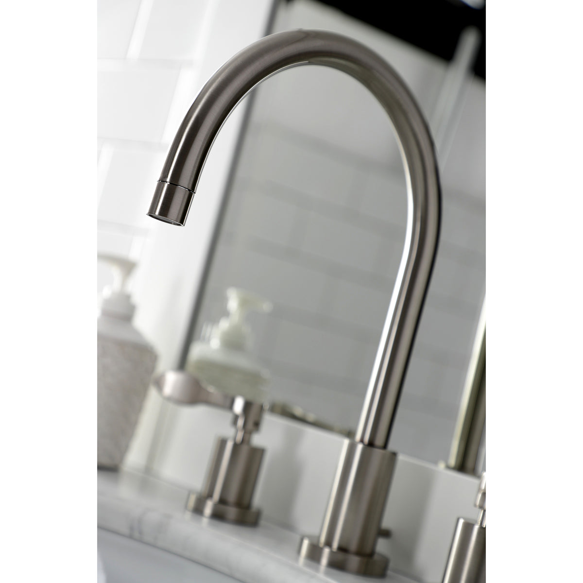 Kingston Brass KS8928DFL 8 in. Widespread Bathroom Faucet