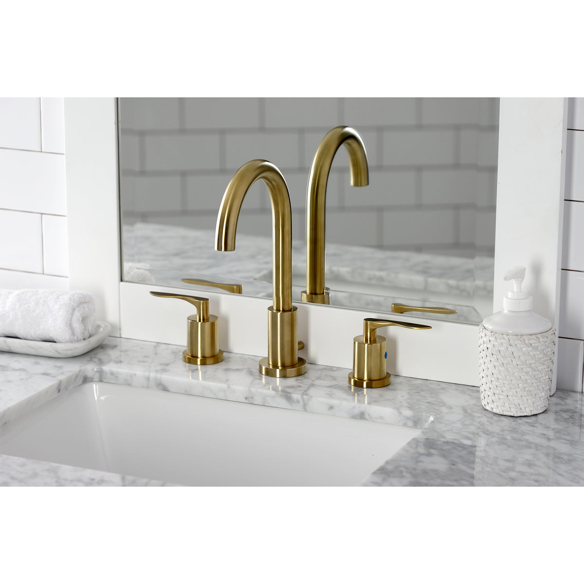 Kingston Brass FSC8925SVL Serena Widespread Bathroom Faucet with Brass Pop-Up
