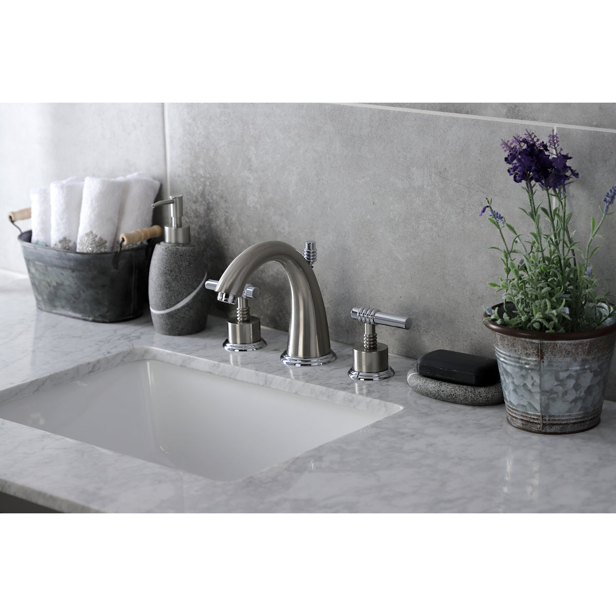 Kingston Brass KS2967ML 8 in. Widespread Bathroom Faucet