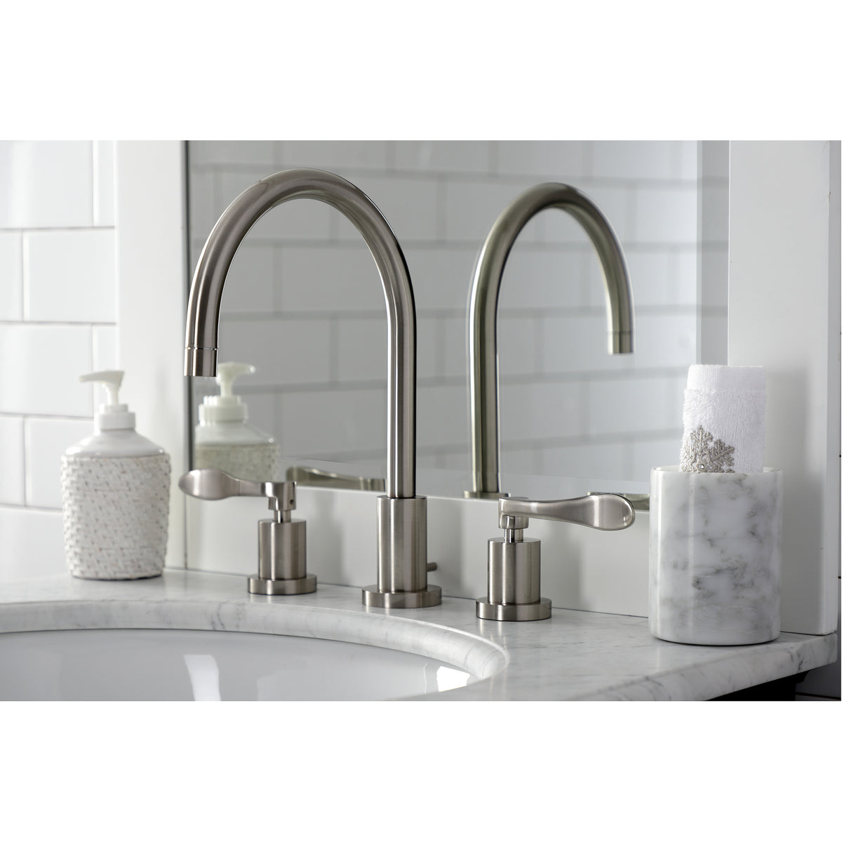 Kingston Brass KS8928DFL 8 in. Widespread Bathroom Faucet