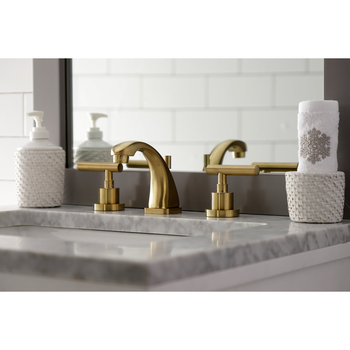 Kingston Brass KS4943CML Manhattan 8 in. Widespread Bathroom Faucet