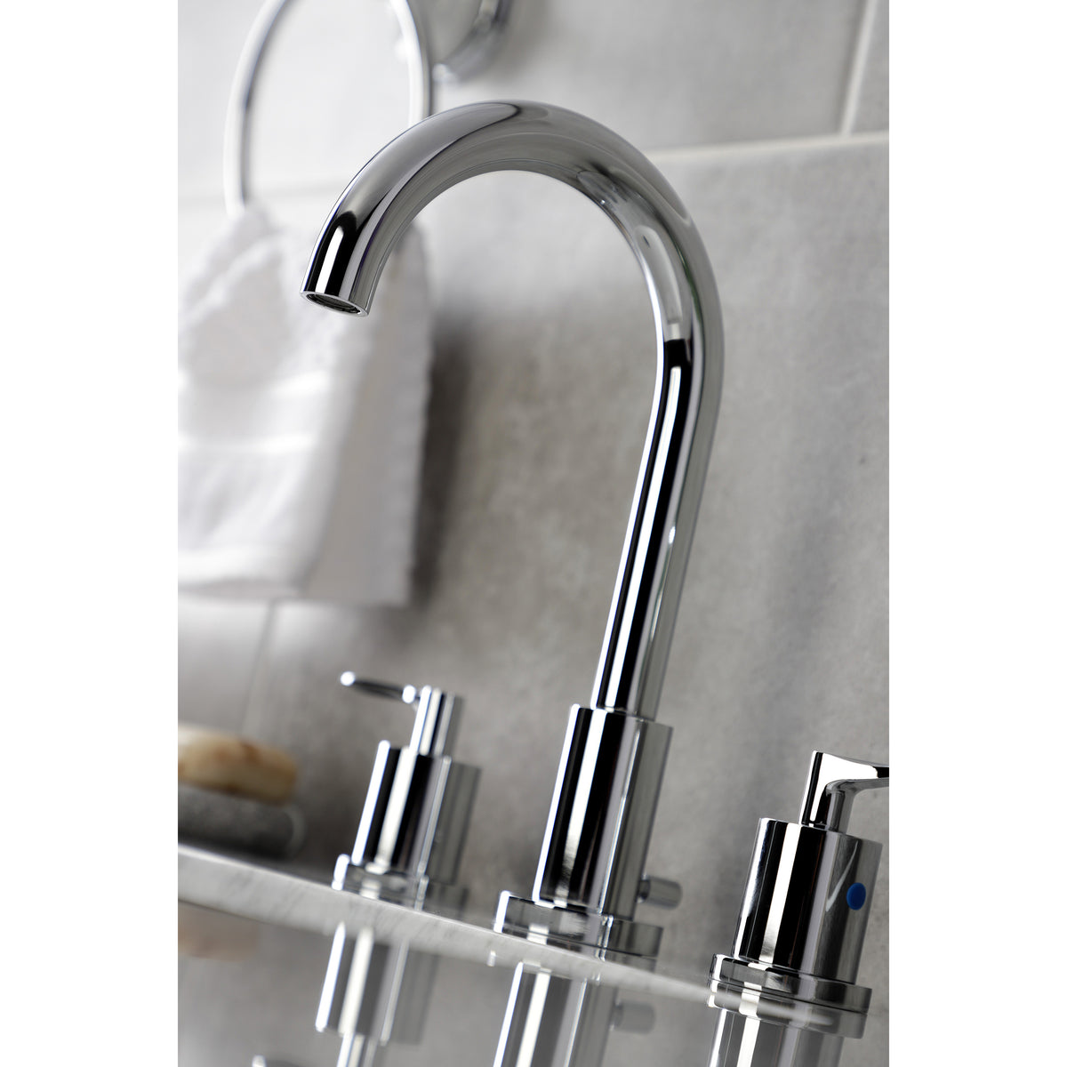 Kingston Brass FSC8925SVL Serena Widespread Bathroom Faucet with Brass Pop-Up