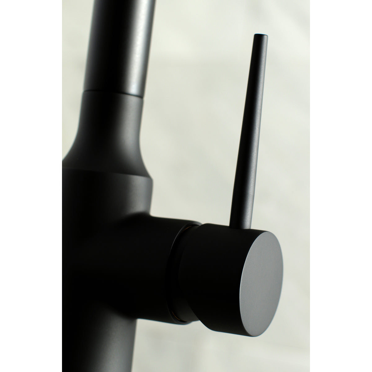 Gourmetier LS2721NYL Single-Handle Pull-Down Kitchen Faucet