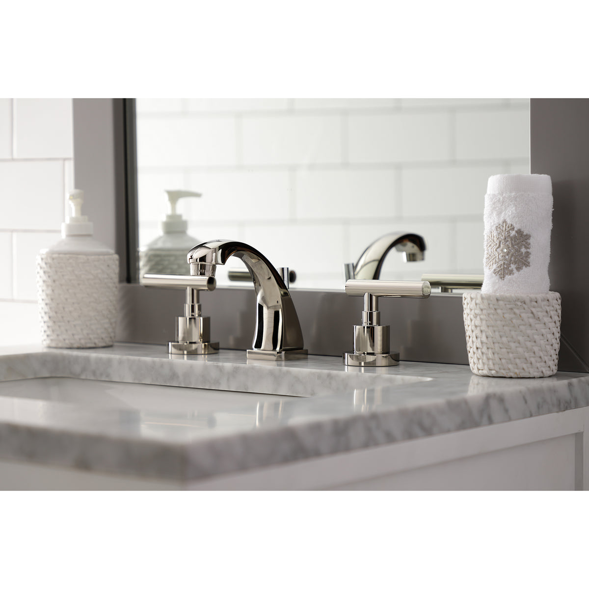 Kingston Brass KS4943CML Manhattan 8 in. Widespread Bathroom Faucet