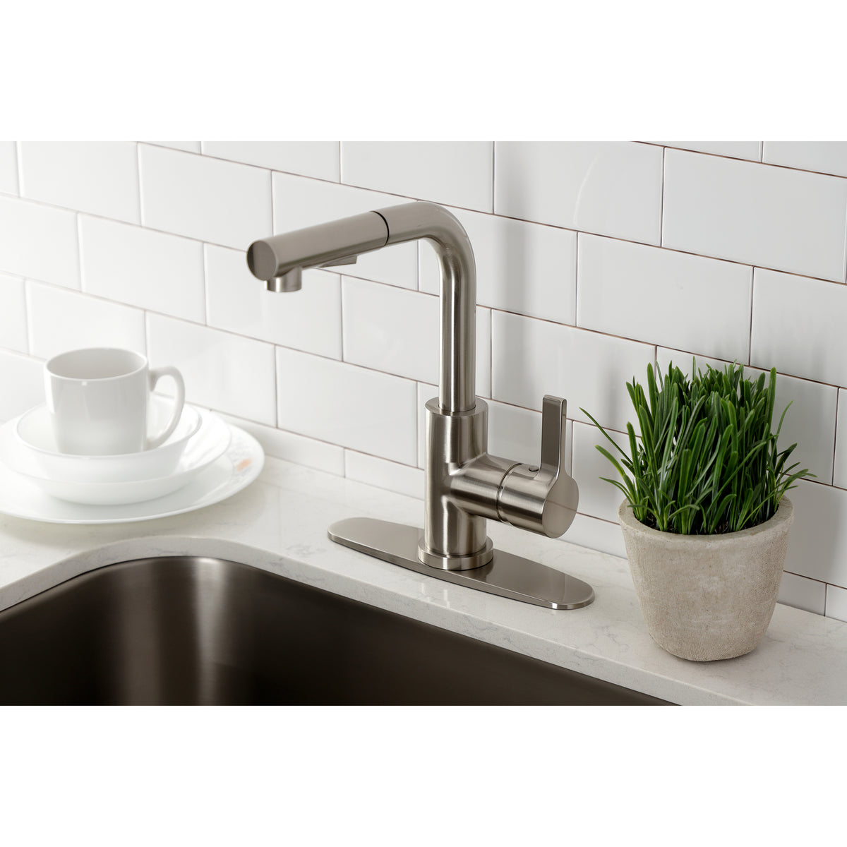 Gourmetier LS2718CTL Continental Single-Handle Kitchen Faucet with Pull-Out Sprayer