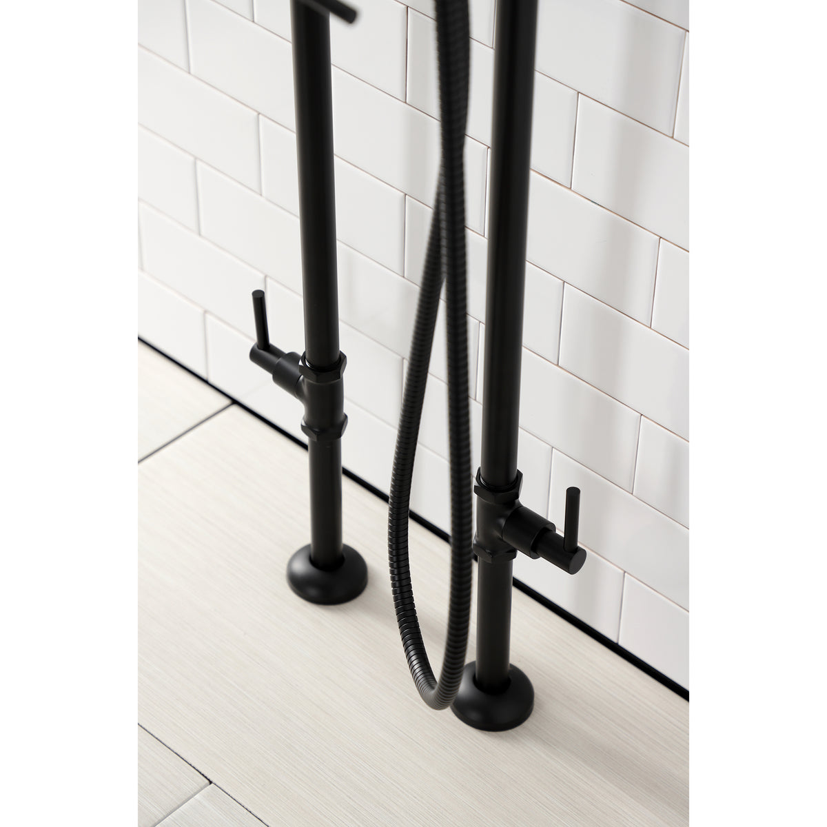 Vintage CCK8108DL Concord Freestanding Tub Faucet with Supply Line, Stop Valve