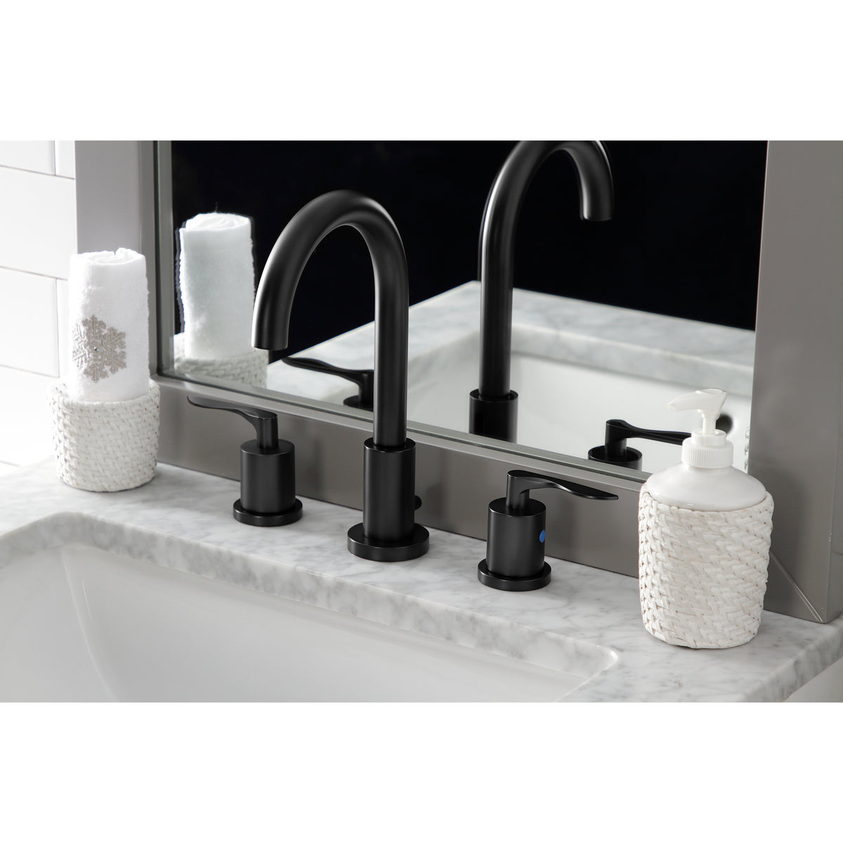 Kingston Brass FSC8925SVL Serena Widespread Bathroom Faucet with Brass Pop-Up