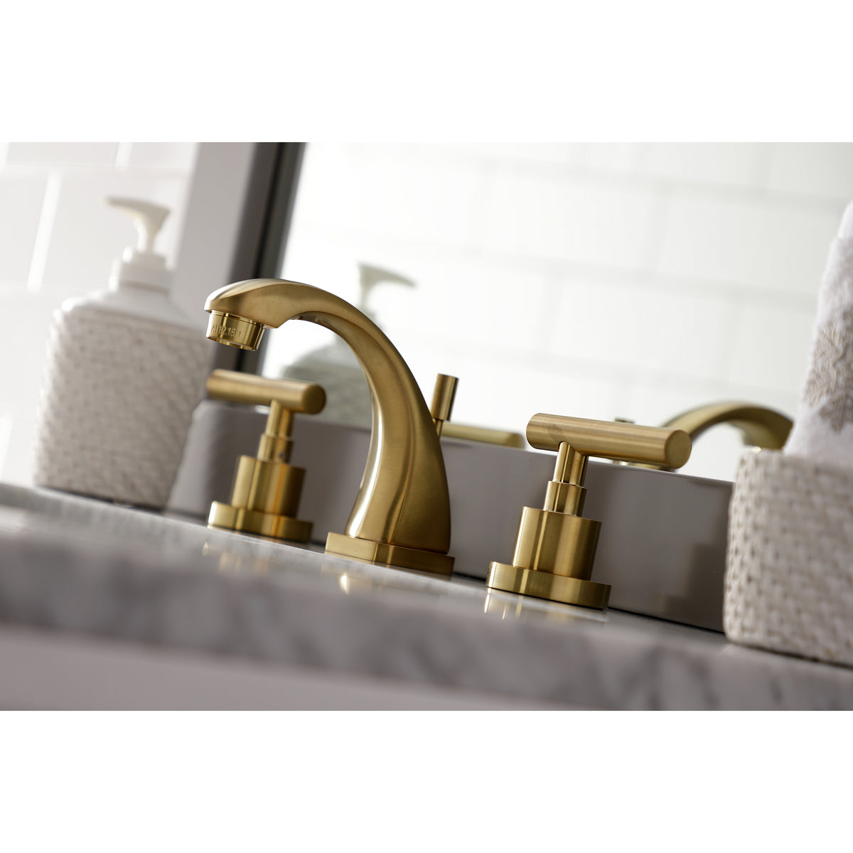 Kingston Brass KS4943CML Manhattan 8 in. Widespread Bathroom Faucet