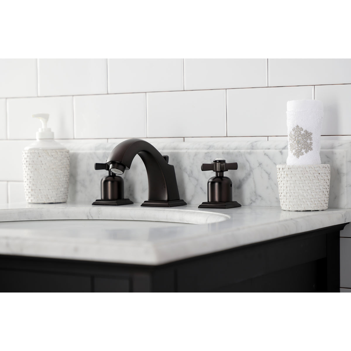 Fauceture FSC4685ZX 8 in. Widespread Bathroom Faucet