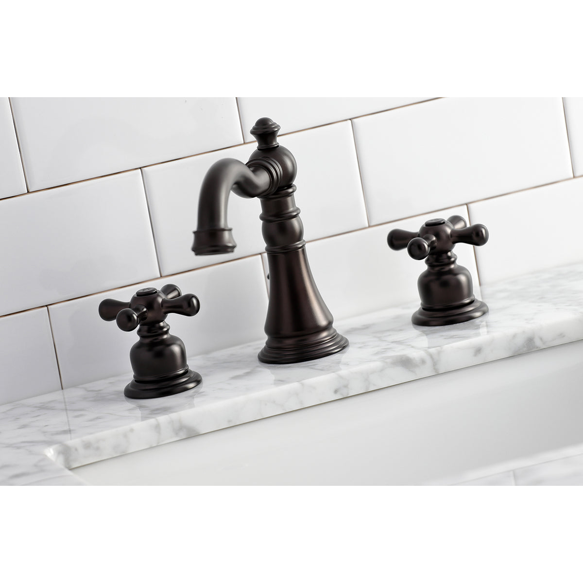 Fauceture FSC1972AX American Classic 8 in. Widespread Bathroom Faucet