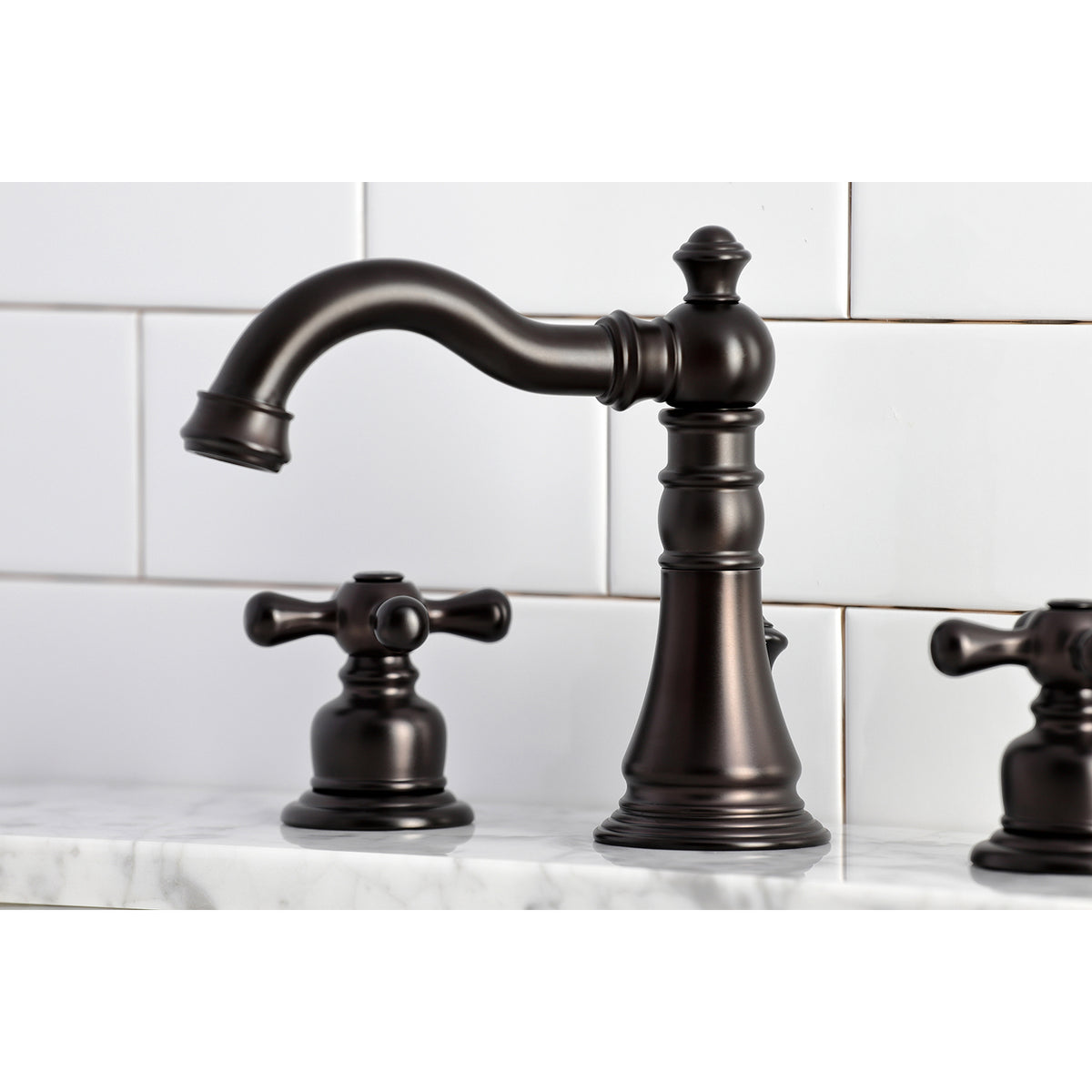 Fauceture FSC1972AX American Classic 8 in. Widespread Bathroom Faucet