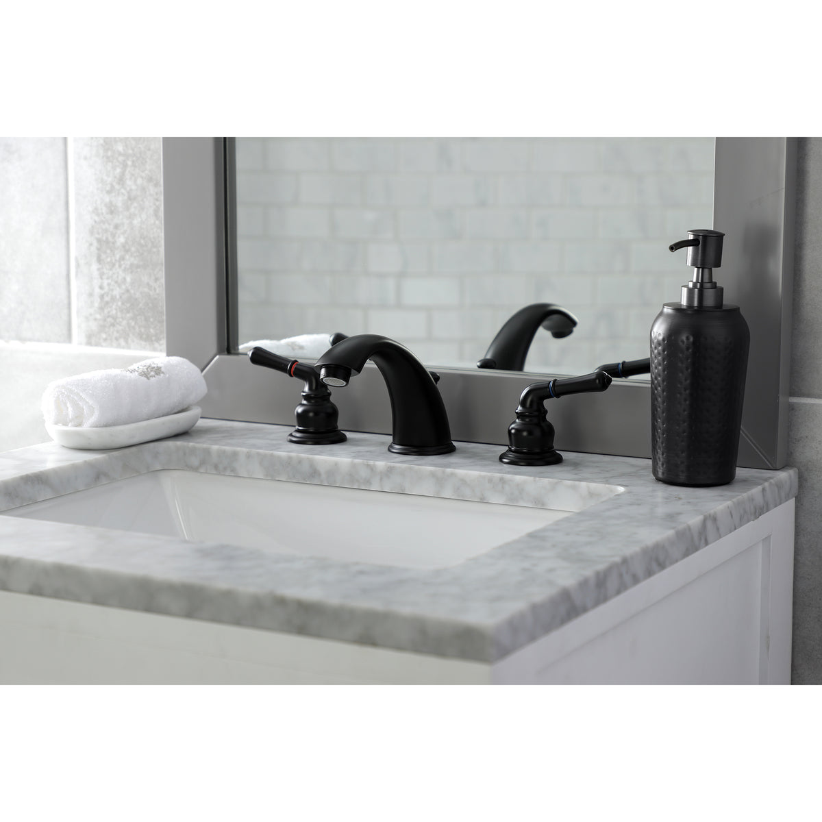 Kingston Brass KB963 Magellan Widespread Bathroom Faucet with Retail Pop-Up