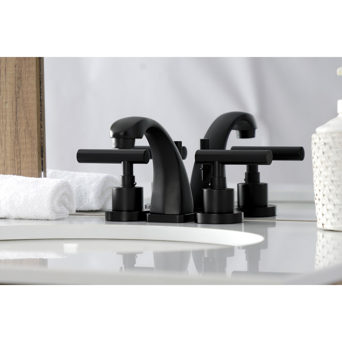 Kingston Brass KS4943CML Manhattan 8 in. Widespread Bathroom Faucet
