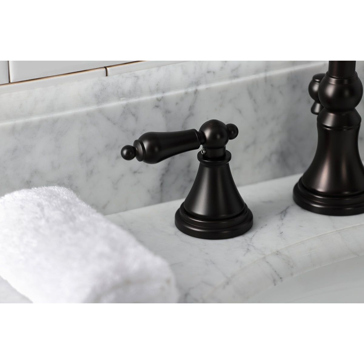Kingston Brass KS2980AL Governor Widespread Bathroom Faucet