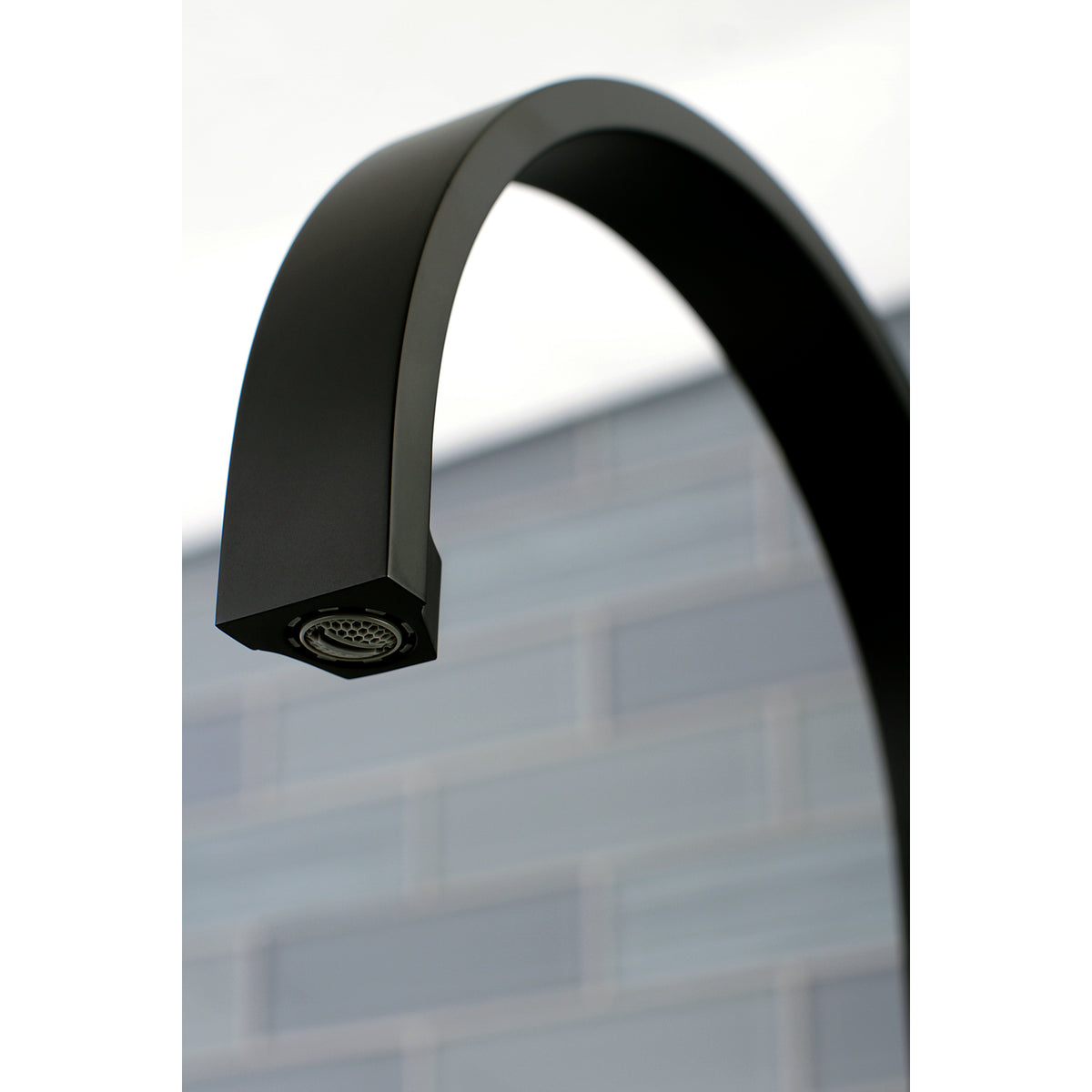 Gourmetier LS8713CTLSP Continental Single-Handle Kitchen Faucet with Side Sprayer