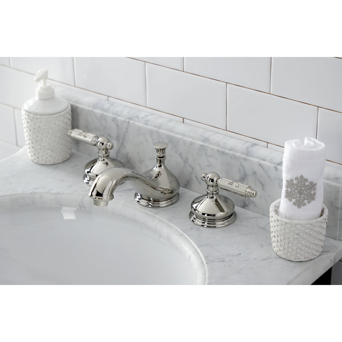 Kingston Brass KS1160GL 8 in. Widespread Bathroom Faucet