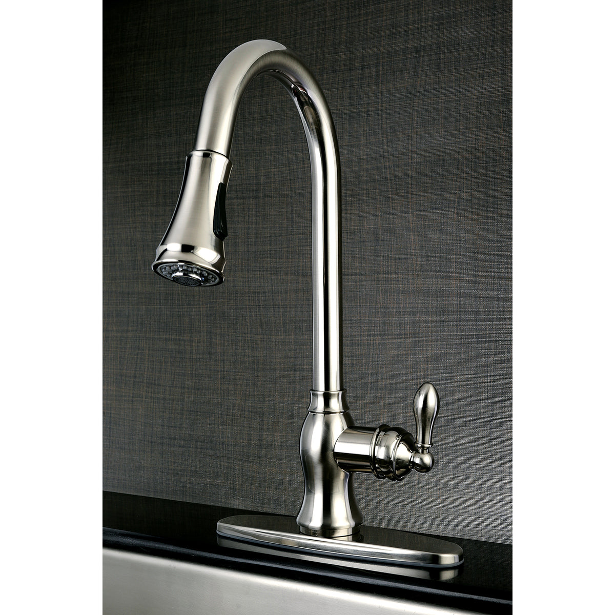 Gourmetier GSY7771ACL American Classic Single-Handle Pull-Down Sprayer Kitchen Faucet